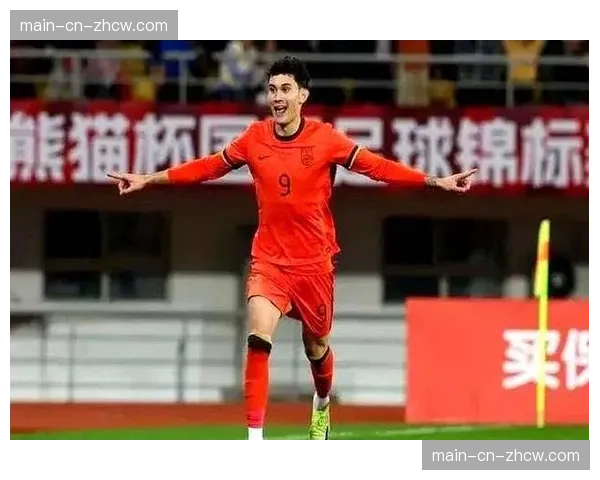 韦世豪绝杀后跪地掩面，蓉城替补席沸腾冲入场内